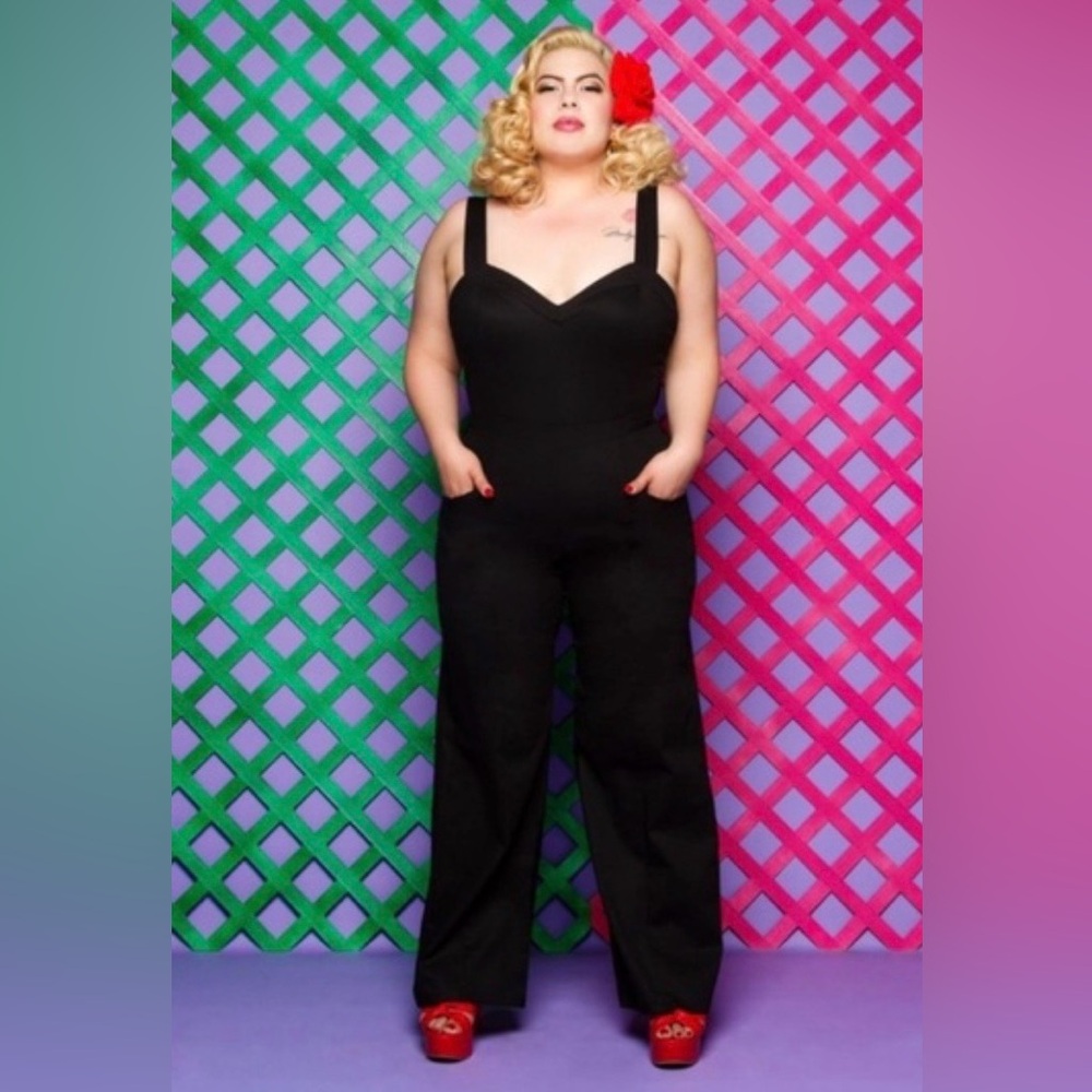 Pinup Couture PUG Laura Byrnes Daphne Overalls In Black Size 2XL NWT